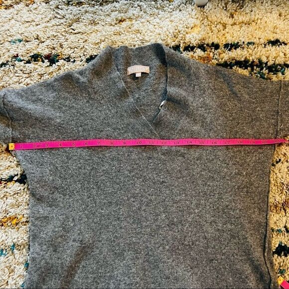 Benedetta B Merino Wool & Cashmere Italian V-Neck Sweater, Gray, Size Medium - Picture 10 of 12